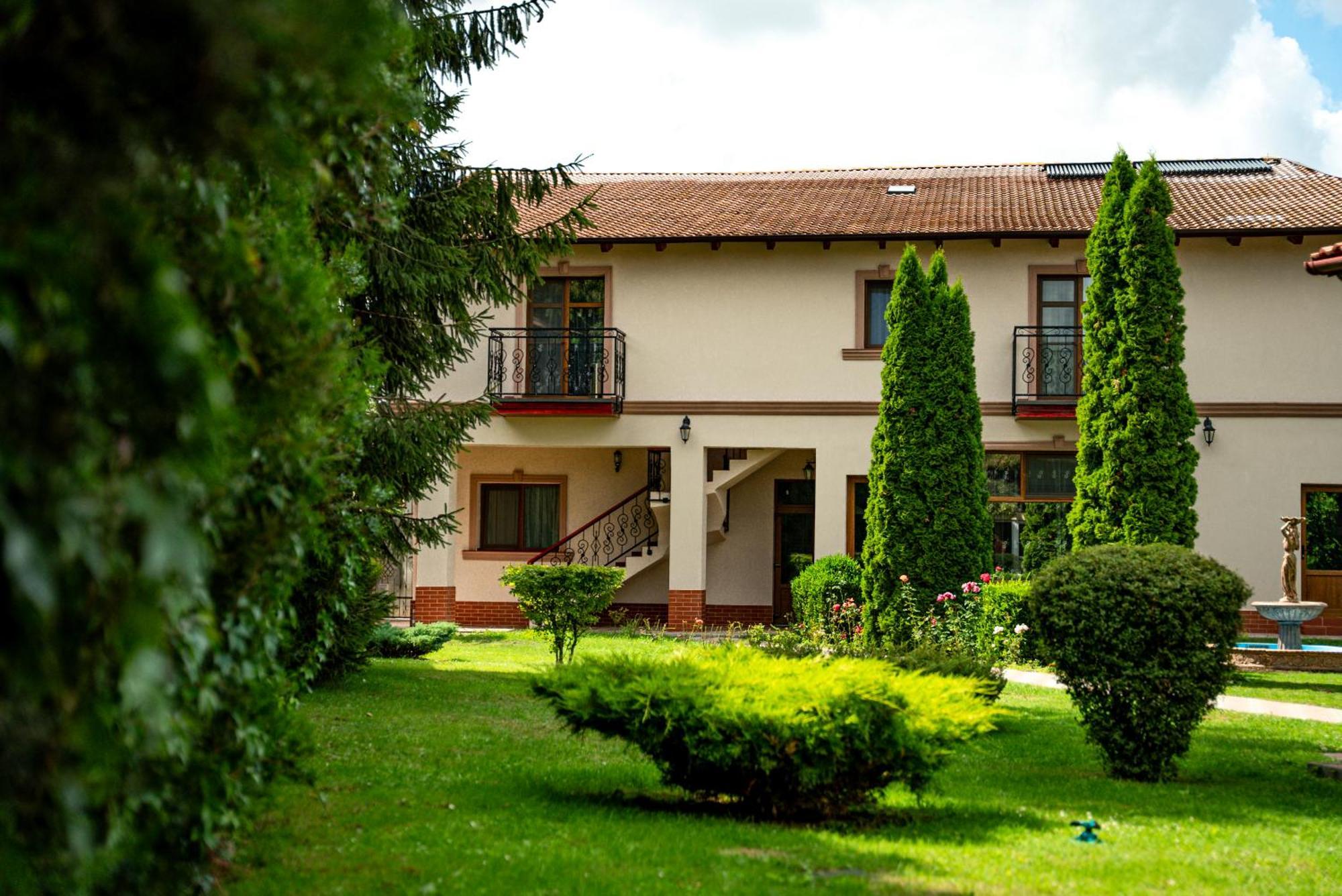 Boutique Marlen Bed & Breakfast Ghimbav Екстериор снимка
