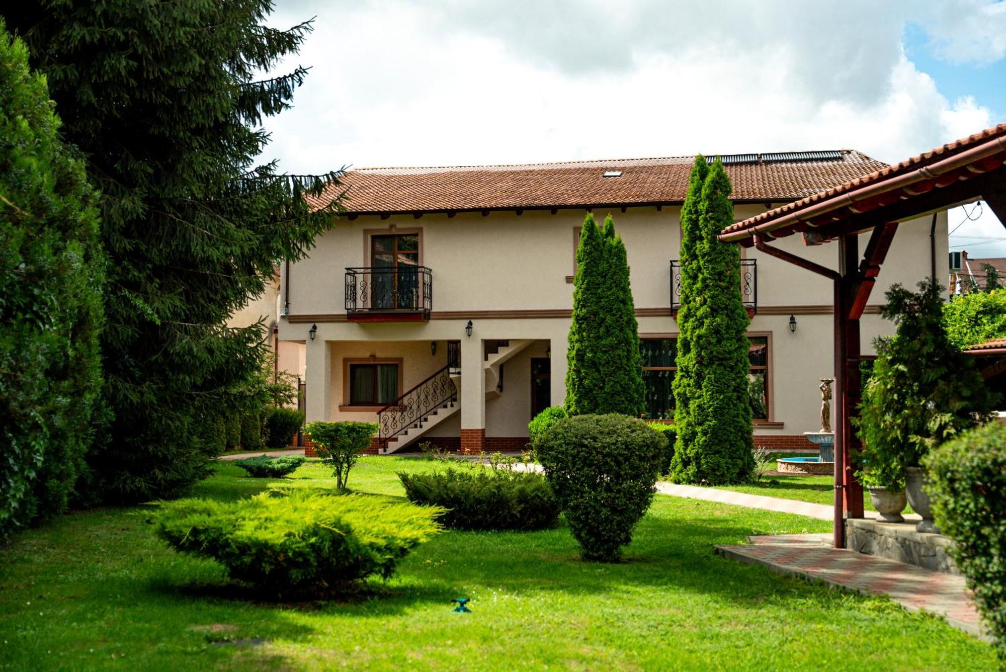 Boutique Marlen Bed & Breakfast Ghimbav Екстериор снимка