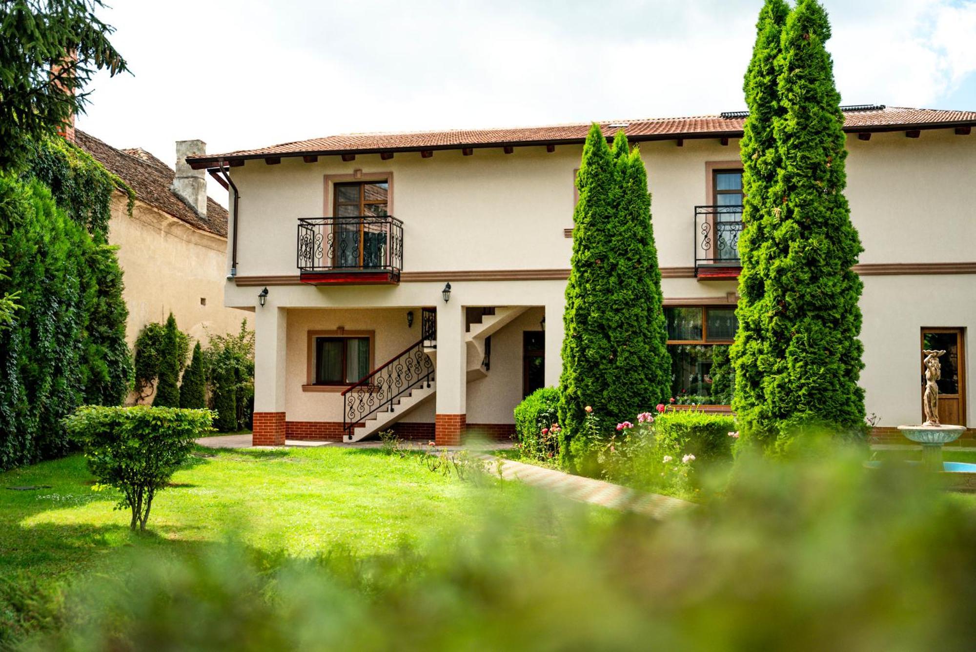 Boutique Marlen Bed & Breakfast Ghimbav Екстериор снимка